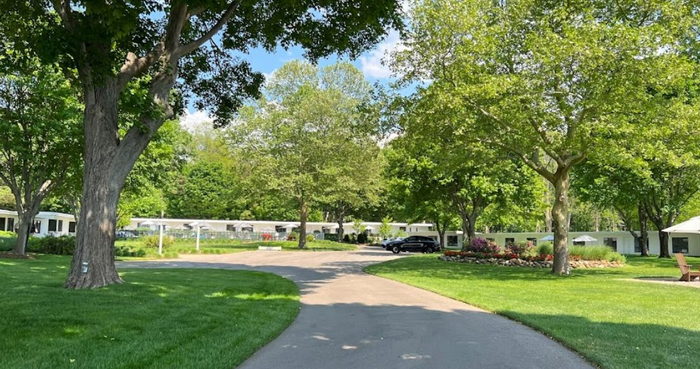 Lake Shore Resort - Web Listing (newer photo)